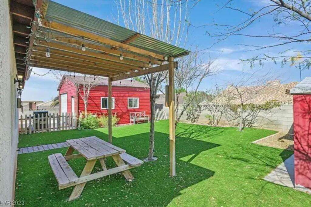 Beautiful Oasis With Rv Or Boat Parking Villa Henderson Eksteriør bilde